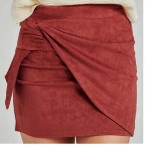 NWT Fashion on Earth red or or rust maroon faux suede wrap mini skirt M medium